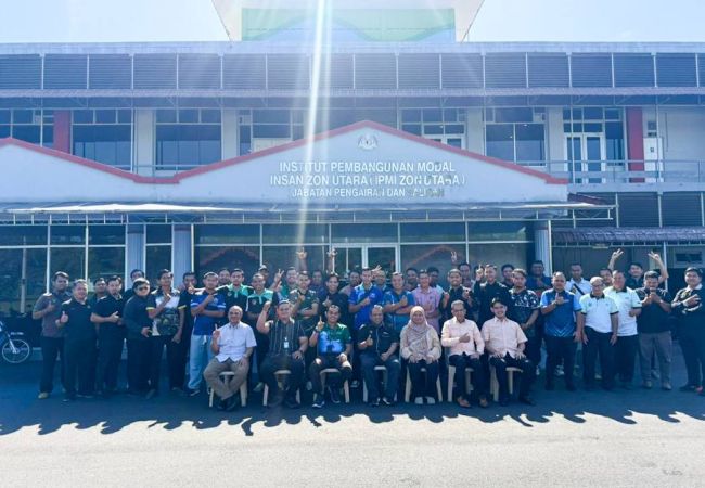 KURSUS PENGOPERASIAN PAM BERGERAK DAN PINTU AIR