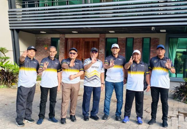 KUNJUNG HORMAT YB PENGERUSI JAWATANKUASA PEMBANGUNAN LUAR BANDAR, PERLADANGAN, PERTANIAN DAN INDUSTRI MAKANAN NEGERI PERAK KE ATAS YB MENTERI PEMBANGUNAN LUAR BANDAR NEGERI SABAH